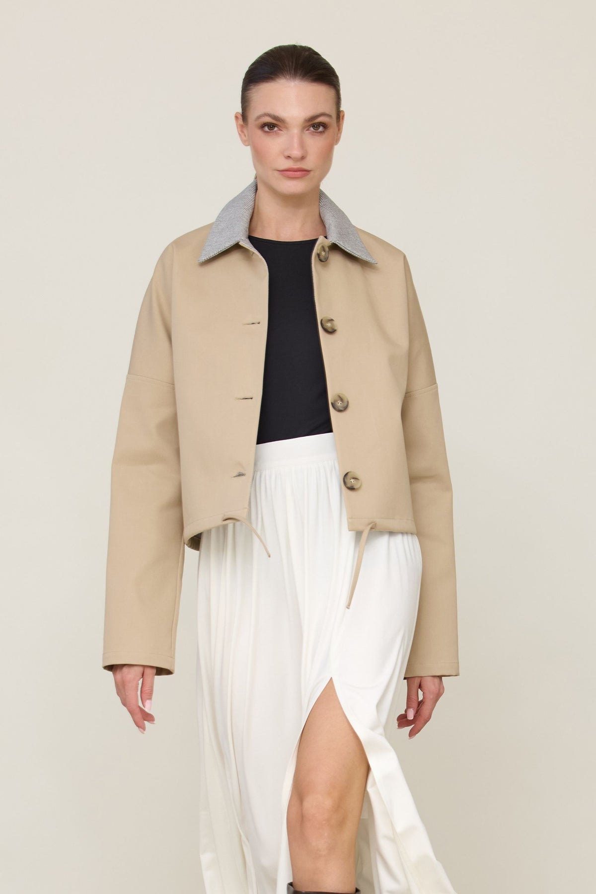 Trench coat with contrast collar, black