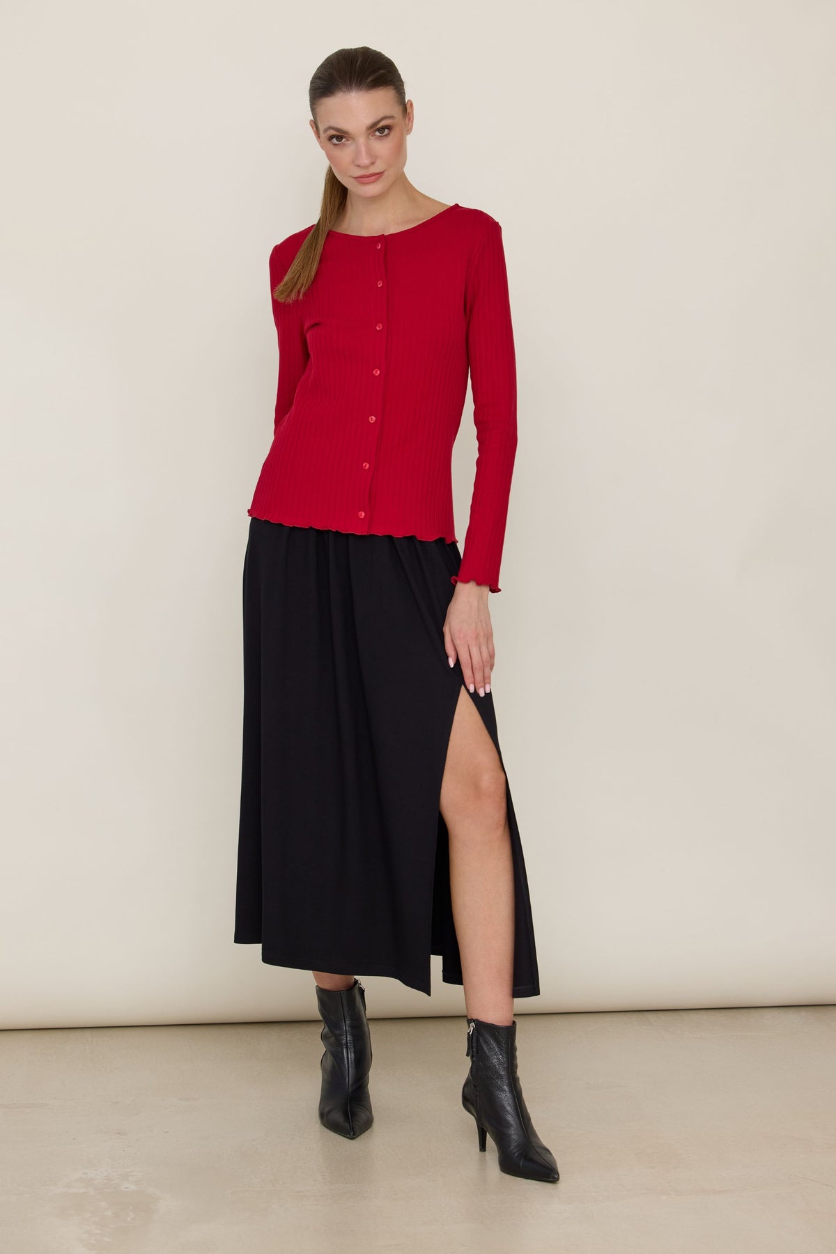 Basic button-down blouse with a wider stripe in dark chocolate